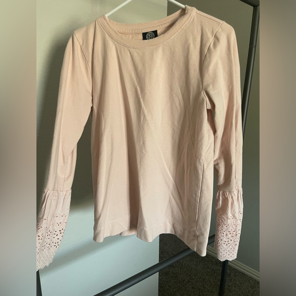 Light pink eyelet wide sleeve light sweater shirt